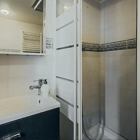 Dumas De Loire, 9 * Lyon